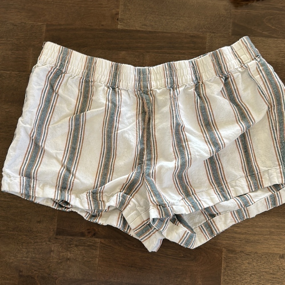 Lot of beachy shorts, preloved-gently used condition - Picture 4 of 7